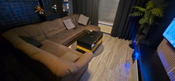 Gratis af te halen: nette zithoek – kan nog prima mee!