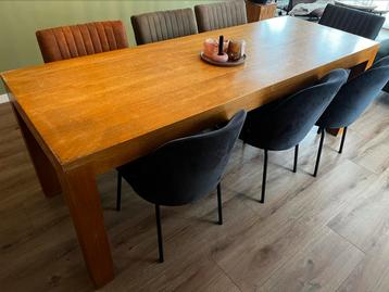 Mooie houten eettafel (220x80 cm) voor 6-8 personen
