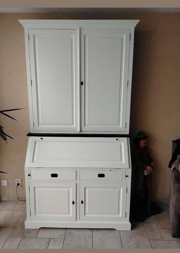 Gratis. Secretaraire