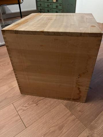 Houten blok / bijzettafel - 43x43 cm - Gratis af te halen