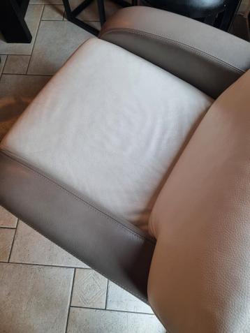 Leren fauteuil met draaivoet