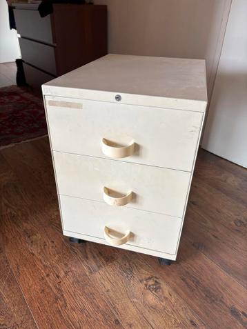 Bureau kastje met 3 lades en wieltjes