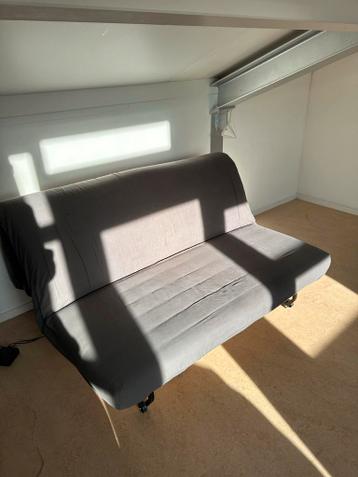 Comfortabele grijze slaapbank - Ideaal voor kleine ruimtes