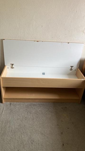 Kast met klep GRATIS af te halen