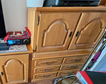 Gratis: Grenen wandkast/ TV kast/ wandmeubel