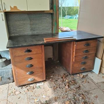 Vintage houten bureau met 10 laden en los blad