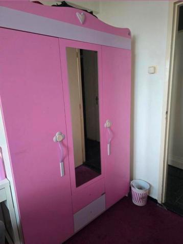 Gratis!!! Roze kledingkast met spiegel en lades