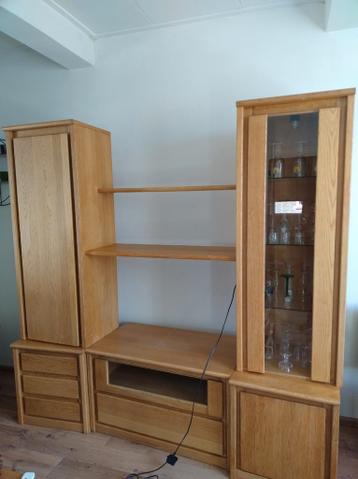 Licht eiken kast gratis