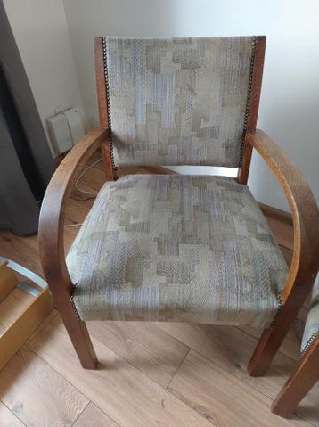 2 stoelen met stoffen bekleding gratis op te halen