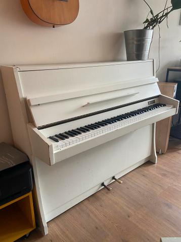 Piano - Free to pick up