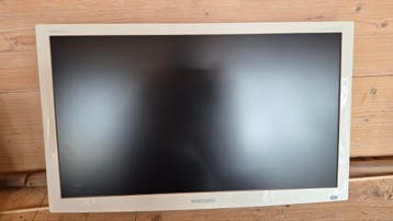 Witte Samsung HDTV monitor 69 cm