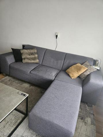 GRATIS | Grijze hoekbank (losse hocker)