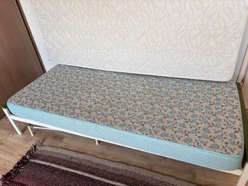 Spiraalbed met matras (1.90) en los matras (2.00)