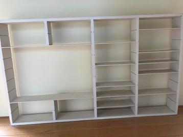 KAST, houten presentatie of vakken kast wit