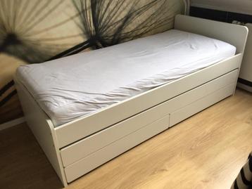 1 persoonsbed, met onderbed en lades