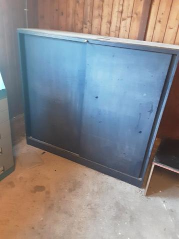Stalen archiefkast met schuifdeuren  GRATIS