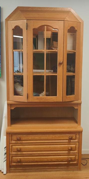 Gratis op te halen: houten kast met verlichting