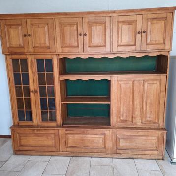 Kast zuiver eiken breed 2,22 hoogte 2,00 en diepte 51 cm