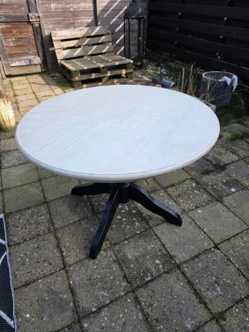 Ronde eettafel