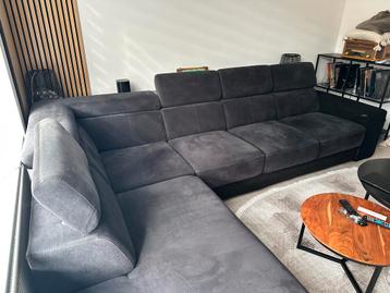 Hoekbank 3,20m – zit nog goed – snel ophalen ivm nieuwe bank