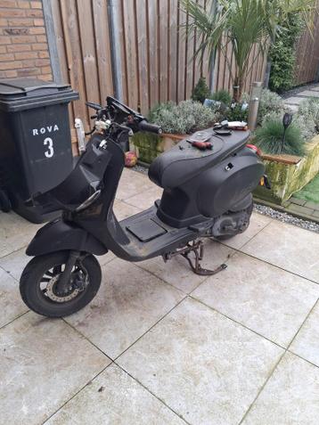 Zwarte scooter
