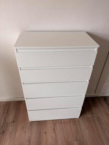 Witte ladekast met 5 lades