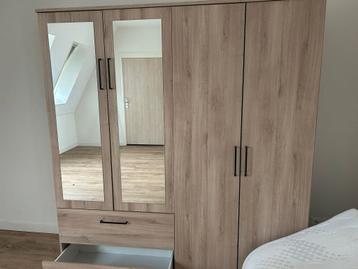 Gratis af te halen kleding hang- & legkast