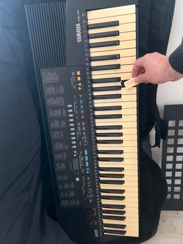 Yamaha PSR-210 keyboard met draagtas en standaard