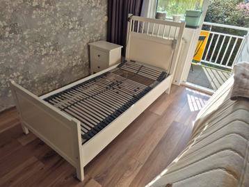 Eenpersoonbed met elektrische lattenbodem