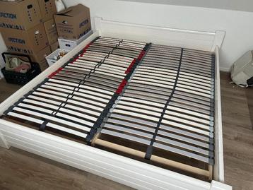 Gratis twee persoons bed incl lattenbodem