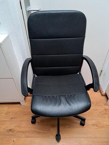 GRATIS Zwarte bureaustoel, ophalen vòòr maandag 30 mrt!!!