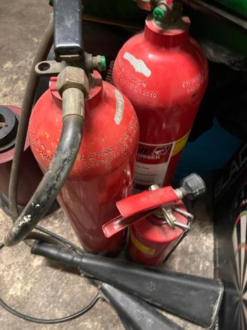 3 Brandblussers over datum - 6 kilo schuim
