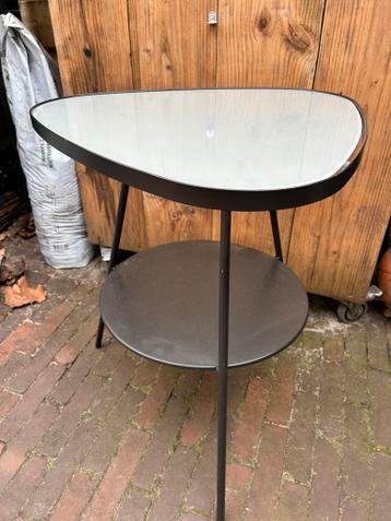 Leuk bijzettafeltje gratis