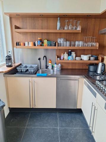 Complete keuken met apparatuur