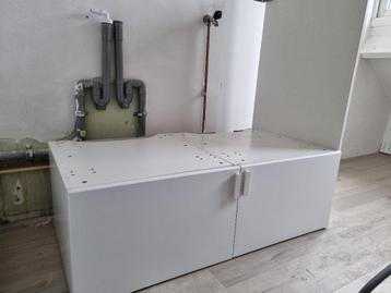 Witte keuken-/onderkasten