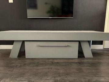 Gratis sidetavle, tv-tafel/kast met onderkast/bak