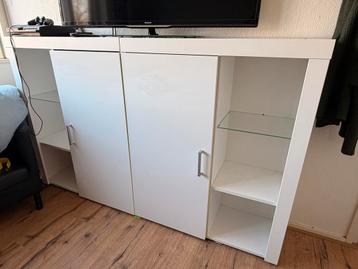 GRATIS 2 witte kasten, eventueel als grote kast te gebruiken