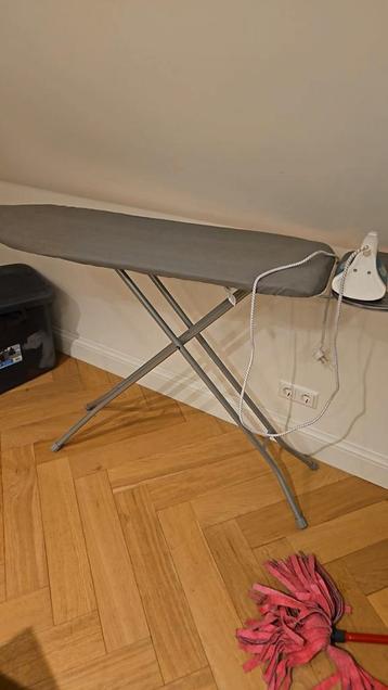 GRATIS Strijkplank  incl strijkijzer als nieuw