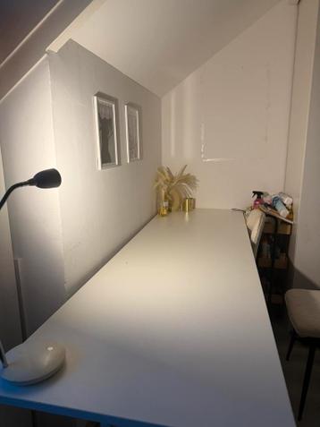 Bureau ,zo snel mogelijk ophalen ! Gratis