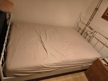 Gratis tweepersoonsbed met matras 140x200m