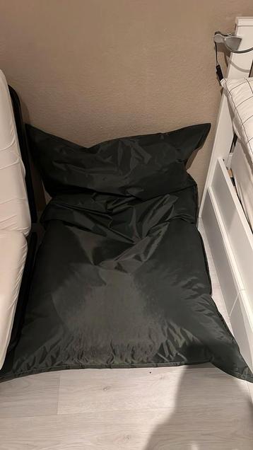 Zwarte zitzak, ca. 135x170 cm, in prima staat