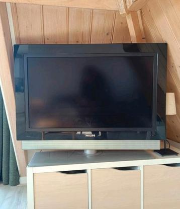 GRATIS Philips Cineos Ambilight TV 37 inch (2007)