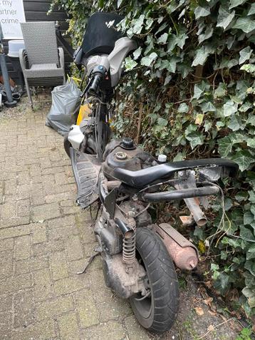 Peugeot Ellystar voor een kratje jupiler