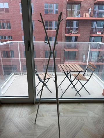 Witte staande kapstok