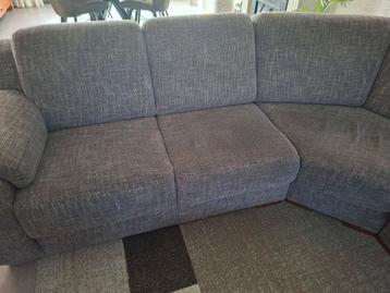 GRATIS! Grijze hoekbank 2.5m x 2.5m - MOET WEG!