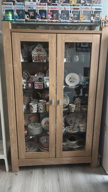 Vitrine kast - kast alleen, leeg, geen inhoud