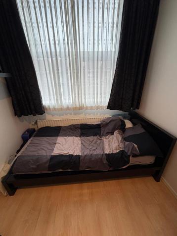 IKEA Malm bedframe zwart 90x200 cm Uiterlijk 28 maart halen!