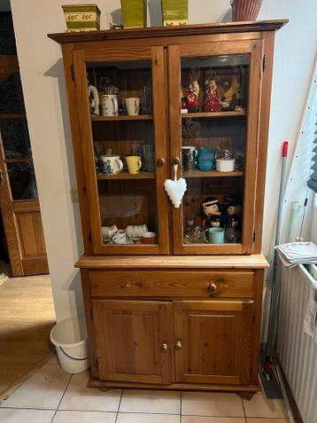 GRATIS! Massief grenen servieskast met vitrine en lades