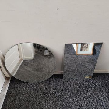 Set van 2 Spiegels: Rond en Onregelmatig Gevormd