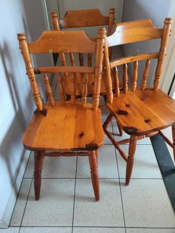 Stoelen en lederen zetel. Gratis af te halen in Maaseik